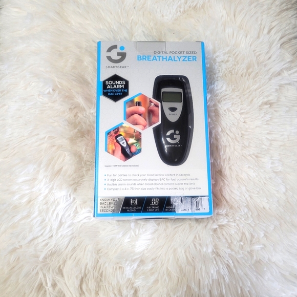 Smart Gear Digital Pocket Sized Breathalyzer, New - Picture 1 of 2